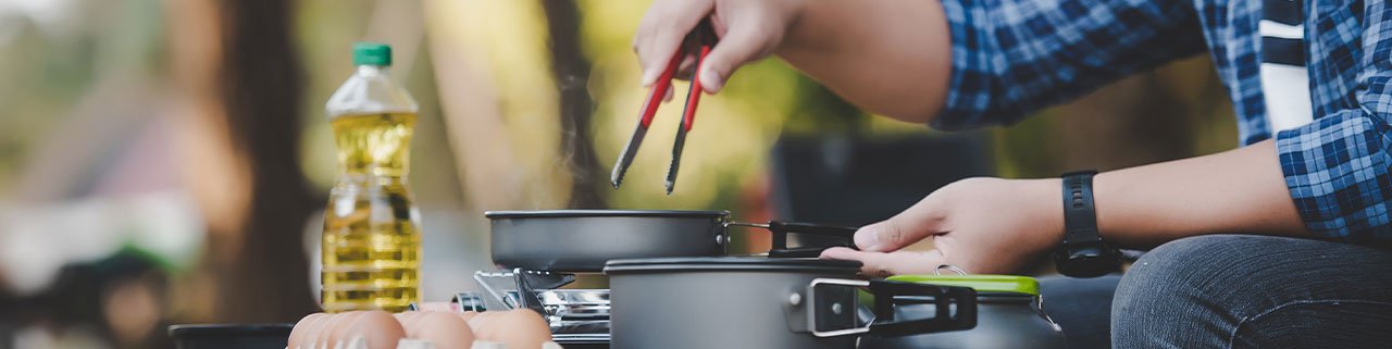 Utensílios de cozinha para camping: Praticidade e funcionalidade na hora de preparar as refeições!