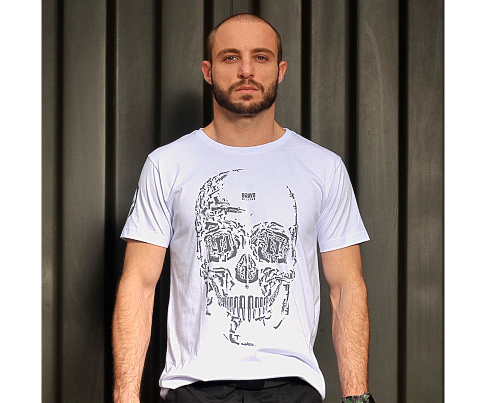 Camiseta Bravo Estampada Caveiras Arms -branca  - P